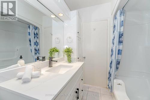 11 Dittmer Crescent, Toronto, ON - Indoor Photo Showing Bathroom