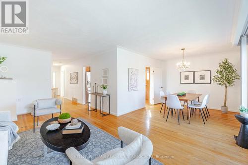 11 Dittmer Crescent, Toronto, ON - Indoor Photo Showing Living Room