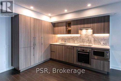 2911 - 19 Bathurst Street, Toronto, ON - Indoor Photo Showing Kitchen