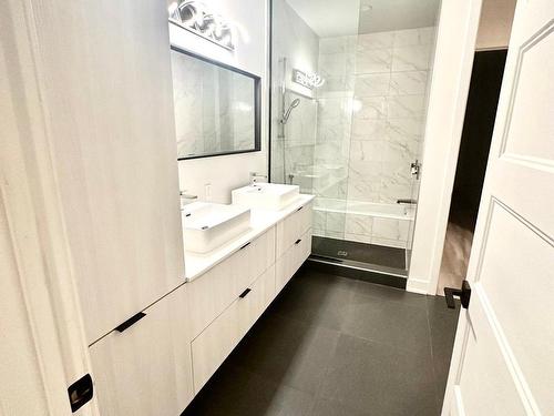 Ensuite bathroom - 13825 Rue Du Merlot, Mirabel, QC 