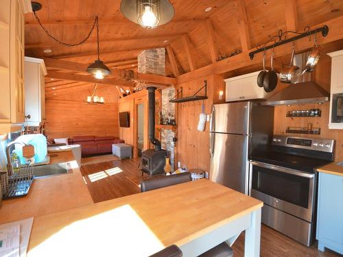 Cuisine - 12799 Ch. Chadrofer, Labelle, QC - Indoor Photo Showing Kitchen