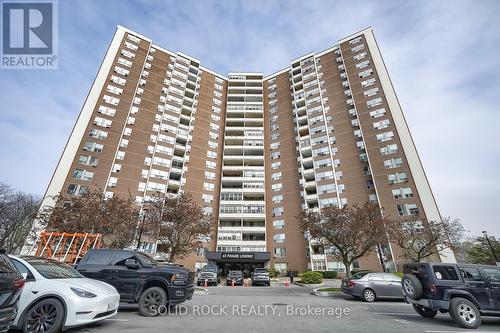 1006 - 60 Pavane Linkway Way, Toronto, ON - Outdoor With Balcony With Facade