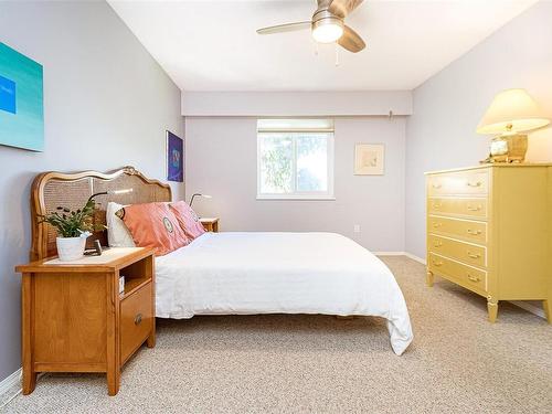 408-1012 Collinson St, Victoria, BC - Indoor Photo Showing Bedroom