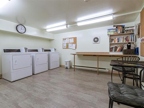 408-1012 Collinson St, Victoria, BC - Indoor Photo Showing Laundry Room