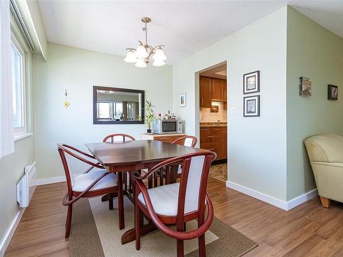 408-1012 Collinson St, Victoria, BC - Indoor Photo Showing Dining Room