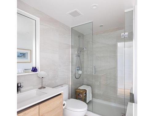 1205-363 Tyee Rd, Victoria, BC - Indoor Photo Showing Bathroom