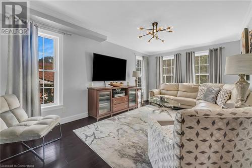 42 Ross Street, Caledonia, ON - Indoor Photo Showing Living Room