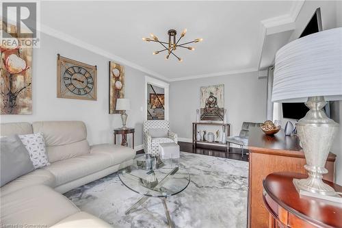 42 Ross Street, Caledonia, ON - Indoor Photo Showing Living Room