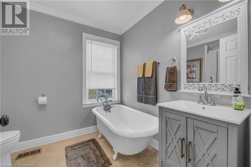 42 Ross Street, Caledonia, ON - Indoor Photo Showing Bathroom