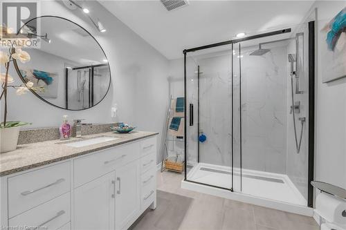 42 Ross Street, Caledonia, ON - Indoor Photo Showing Bathroom