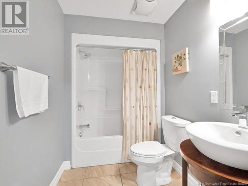 120 Carrington, Riverview, NB - Indoor Photo Showing Bathroom