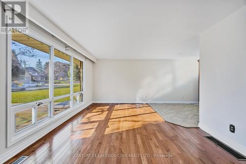 14 Ottaway Avenue, Barrie, ON - Indoor Photo Showing Other Room