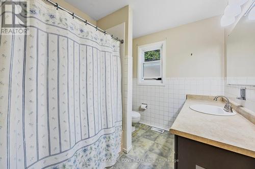 14 Ottaway Avenue, Barrie, ON - Indoor Photo Showing Bathroom