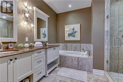 17 - 725 Eagletrace Drive, London, ON - Indoor Photo Showing Bathroom