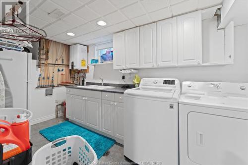 60 Sandwich Street South, Amherstburg, ON - Indoor Photo Showing Laundry Room