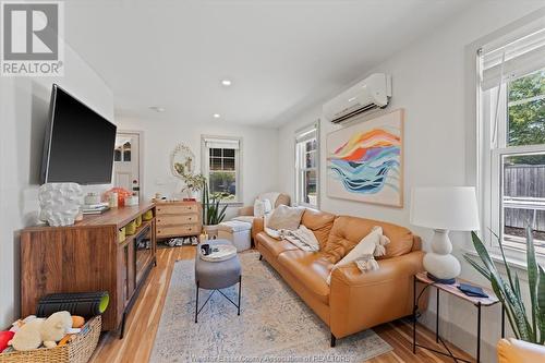 60 Sandwich Street South, Amherstburg, ON - Indoor Photo Showing Living Room