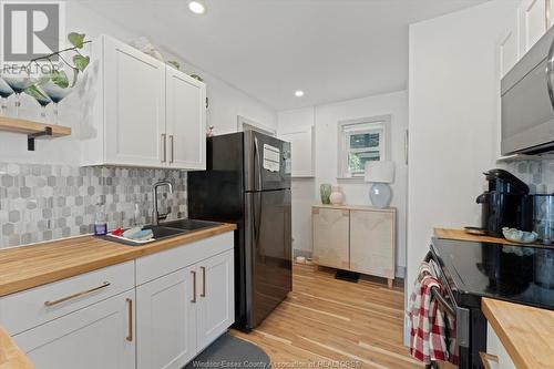 60 Sandwich Street South, Amherstburg, ON - Indoor Photo Showing Kitchen With Double Sink