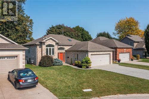 31 Tanser Court, Chatham, ON - Outdoor With Facade