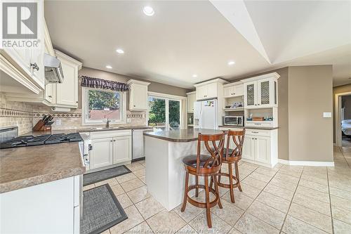 31 Tanser Court, Chatham, ON - Indoor Photo Showing Kitchen