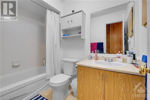 812 Tanguay Court, Ottawa, ON - Indoor Photo Showing Bathroom