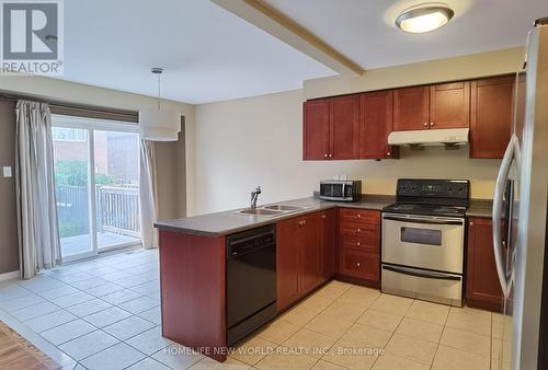 71 Edward Jeffreys Avenue, Markham, ON - Indoor Photo Showing Kitchen With Double Sink