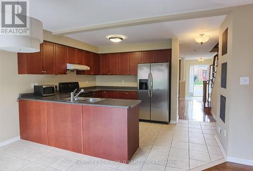 71 Edward Jeffreys Avenue, Markham, ON - Indoor Photo Showing Kitchen With Double Sink