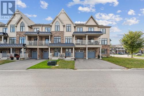 11 Blackpool Lane, East Gwillimbury, ON - Outdoor With Balcony With Facade