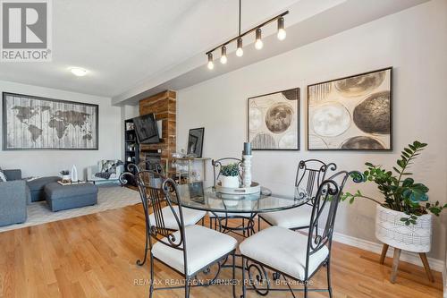 11 Blackpool Lane, East Gwillimbury, ON - Indoor Photo Showing Dining Room