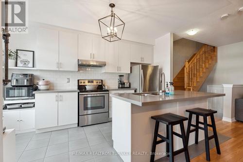 11 Blackpool Lane, East Gwillimbury, ON - Indoor Photo Showing Kitchen With Stainless Steel Kitchen With Double Sink