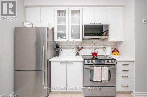 101 - 5070 Fairview Street, Burlington, ON - Indoor Photo Showing Kitchen With Stainless Steel Kitchen