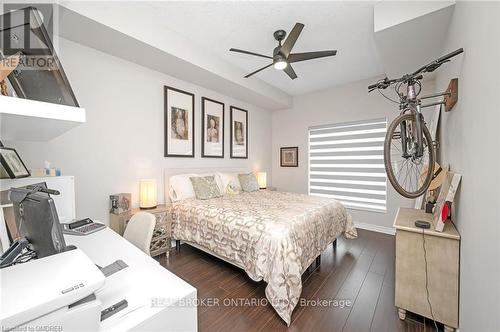 101 - 5070 Fairview Street, Burlington, ON - Indoor Photo Showing Bedroom