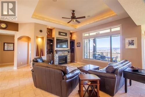 5071 Lipkovits Road, Kelowna, BC - Indoor Photo Showing Living Room With Fireplace