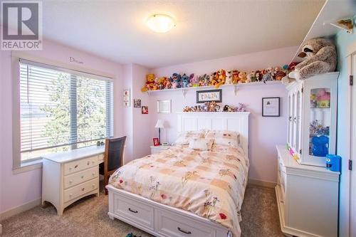 5071 Lipkovits Road, Kelowna, BC - Indoor Photo Showing Bedroom