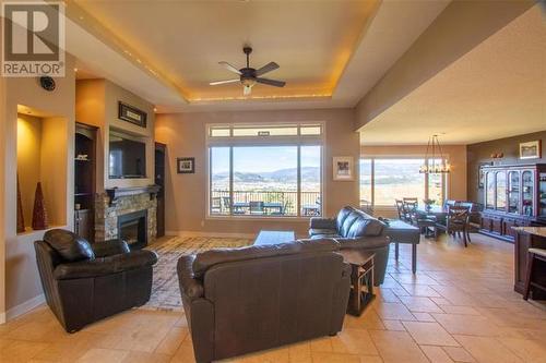 5071 Lipkovits Road, Kelowna, BC - Indoor Photo Showing Living Room With Fireplace