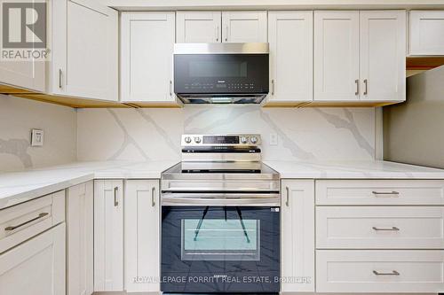 2 - 3519 Lake Shore Boulevard W, Toronto, ON - Indoor Photo Showing Kitchen