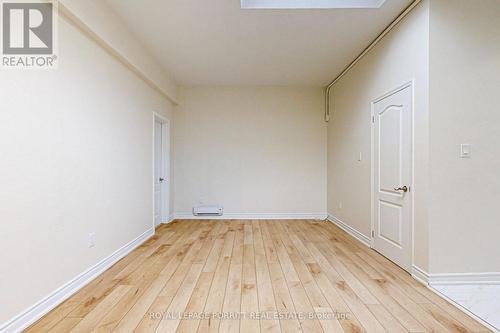 2 - 3519 Lake Shore Boulevard W, Toronto, ON - Indoor Photo Showing Other Room