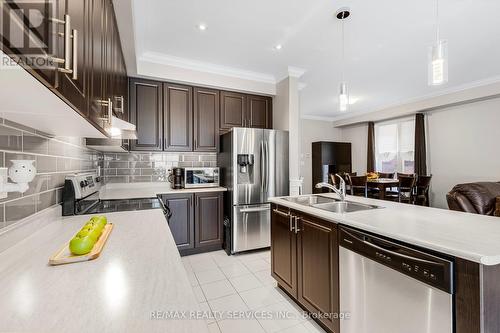 62 Vezna Crescent, Brampton, ON - Indoor Photo Showing Kitchen With Double Sink With Upgraded Kitchen