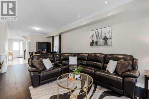 62 Vezna Crescent, Brampton, ON - Indoor Photo Showing Living Room