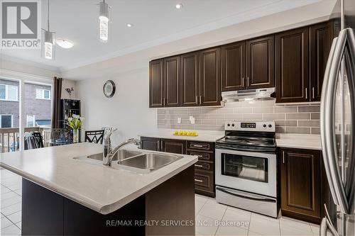 62 Vezna Crescent, Brampton, ON - Indoor Photo Showing Kitchen With Double Sink With Upgraded Kitchen