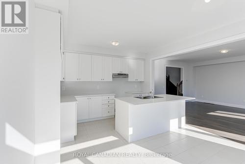 17 Corley Street, Kawartha Lakes, ON - Indoor Photo Showing Kitchen With Double Sink