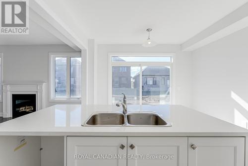 17 Corley Street, Kawartha Lakes, ON - Indoor Photo Showing Kitchen With Double Sink