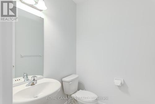 17 Corley Street, Kawartha Lakes, ON - Indoor Photo Showing Bathroom