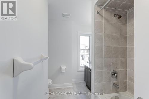 17 Corley Street, Kawartha Lakes, ON - Indoor Photo Showing Bathroom