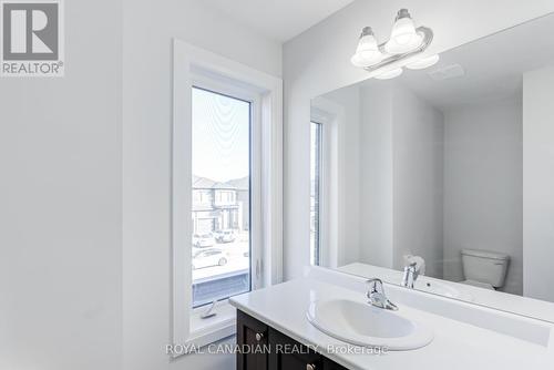 17 Corley Street, Kawartha Lakes, ON - Indoor Photo Showing Bathroom