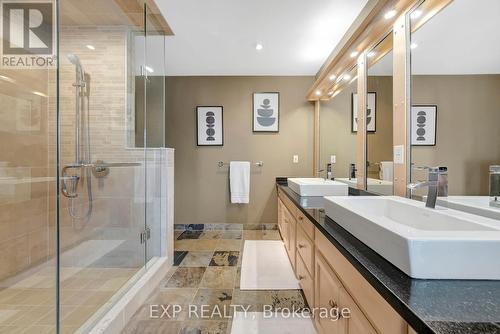 36 Longhurst Crescent, Cambridge, ON - Indoor Photo Showing Bathroom