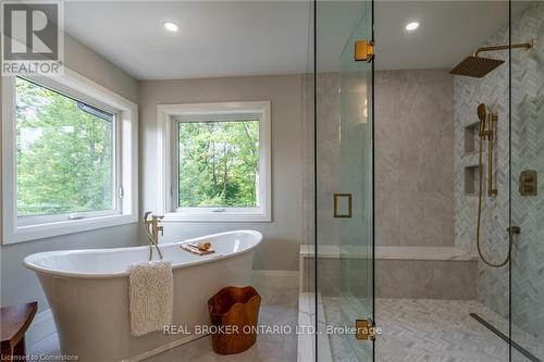 262 Robina Road, Hamilton, ON - Indoor Photo Showing Bathroom