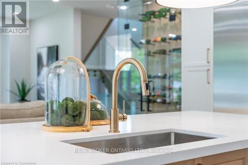 262 Robina Road, Hamilton, ON - Indoor Photo Showing Kitchen