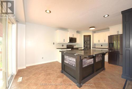 1673 Portrush Way, London, ON - Indoor Photo Showing Kitchen