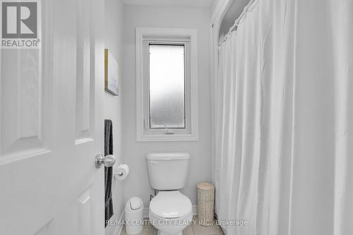 26 Farmhouse Road, London, ON - Indoor Photo Showing Bathroom