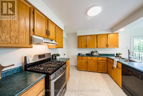 5 Edinborough Avenue, Scugog (Port Perry), ON - Indoor Photo Showing Kitchen With Double Sink